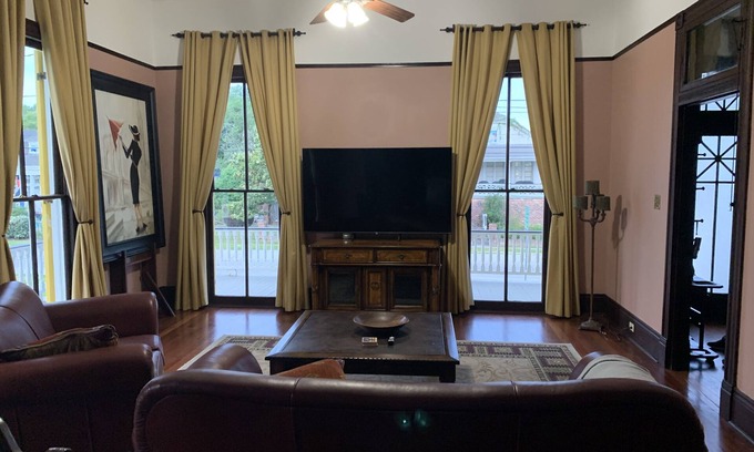 Arabi Casa | Historic Mansion, Five Miles from French Quarter