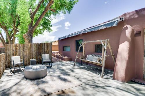 Taos Casa | Historic Millicent Rogers Guest House with Hot Tub