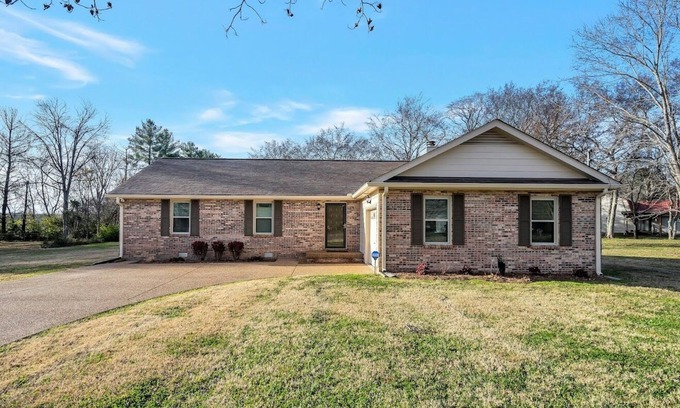 Nolensville Casa | Historic Nolensville Remodeled Single Story