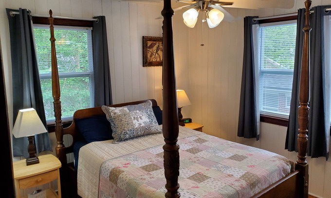 Avondale Apartamento | Apartamento histórico de un dormitorio, en el corazón de Avondale / Riverside