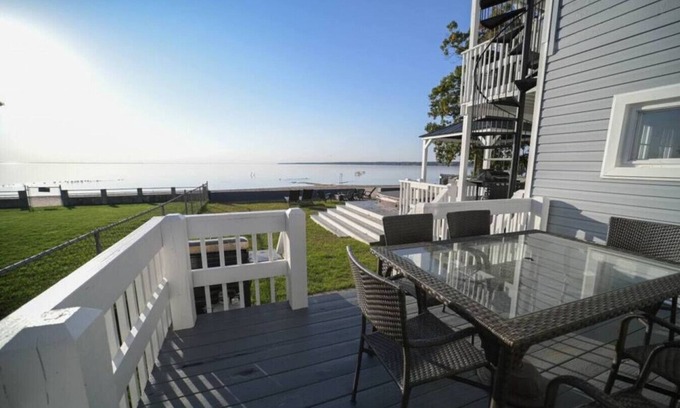 Sylvan Beach Casa | Perfect Group Getaway! Sleeps 42 Guests!