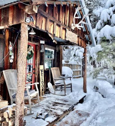 Parks Casa | Historic Parks Ranch Cabin near Williams