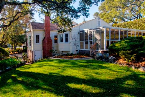 Petaluma Casa | Historic Petaluma Vacation Rental on Vintage Farm!