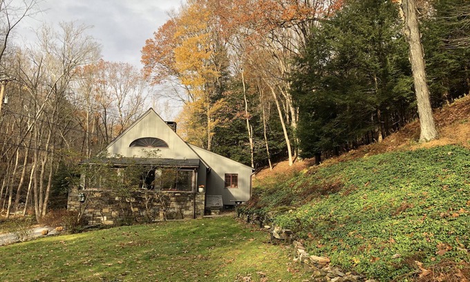 Pound Ridge Cabaña | Historic Pound Ridge Cottage, 2 Beds, Fully Furnished