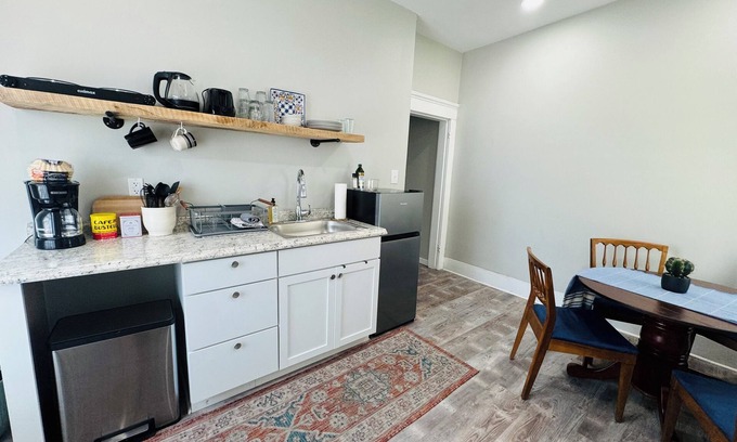 Marion Apartamento | Historic Prohibition Home 2 Bedroom Apartmentn