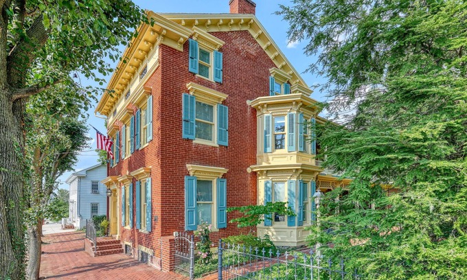 Dillsburg Casa | Historic Quay House near Hersheypark, Gettysburg, & Carlisle.