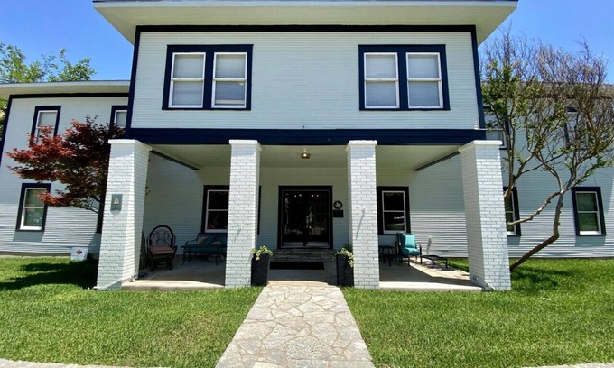 Glen Rose Apartamento | Historic Riverside Inn Breakfast + Tavern