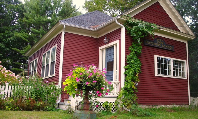 Kennebunkport Casa | Escuela histórica cerca de la playa de Goose Rocks * Se admiten mascotas * Lecciones de cerámica *