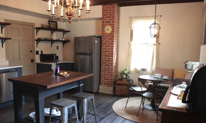 Zoar Casa | Historic Schoolmaster’s House in Zoar