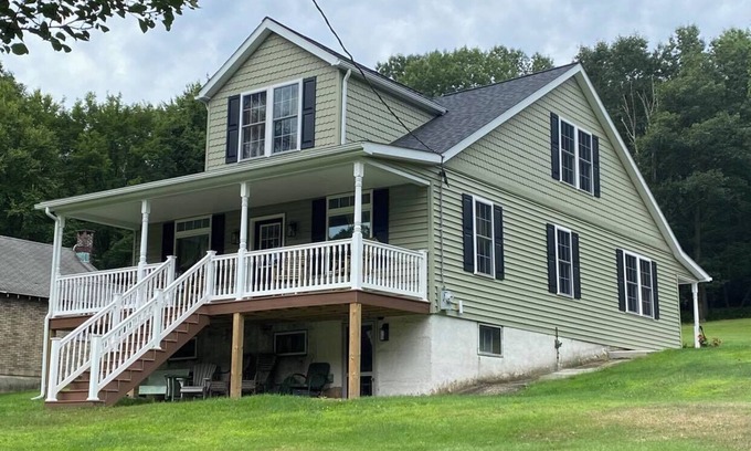 Brockton Casa | Historic Sears & Robuck River Home (Main Level) The Village at Houser's Crossing