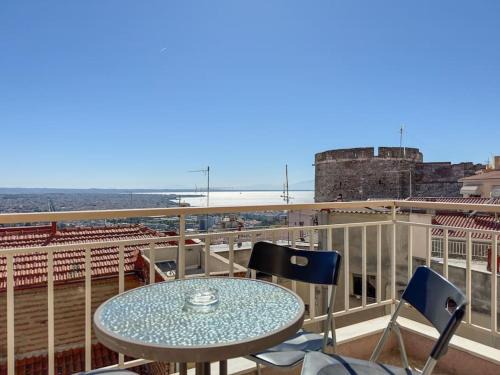Ano Poli Apartamento | Historic Seaview Getaway Near the City Center