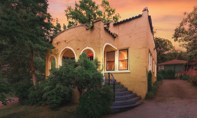 Crestline Heights Casa | 1925 Charming Cozy Casita