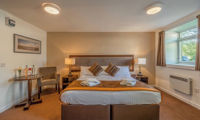 Nairn Hotel | Historic Stay w/ Cozy Ambiance | Surrounded by Scenic Trails, Breakfast Included