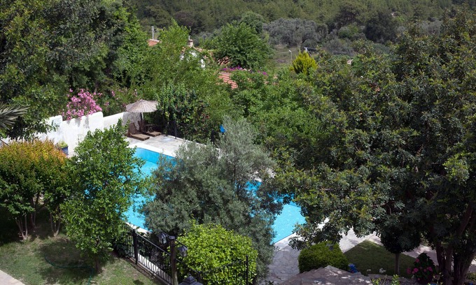 Manavgat Villa | Histórica villa de piedra en un gran complejo privado perfecto para familias.