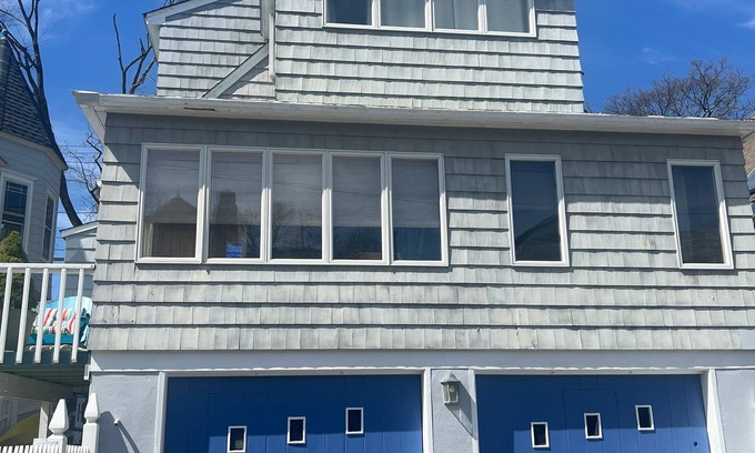 Lewisboro Cabaña | Histórica casa de verano, cerca de la playa privada en alquiler por mes o semana