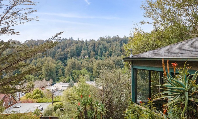 Mill Valley Cabaña | Historic Town Center Cottage