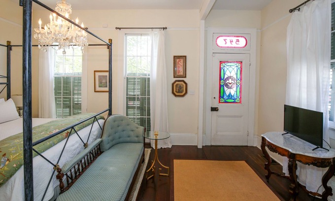 West Riverside Casa | Históricos suites Uptown Guest y bloques de porche a Magazine St con grandes descuentos