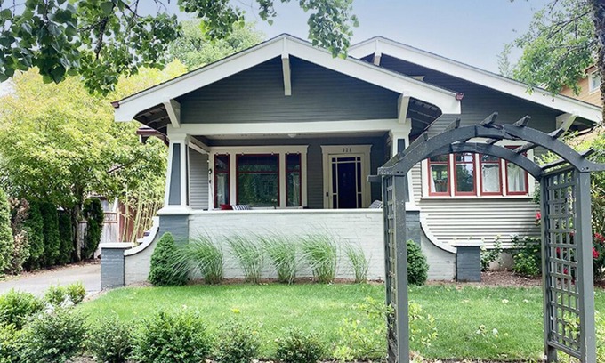 Corvallis Casa | Historic "Verna" in downtown Corvallis near OSU campus