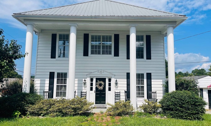 Ducktown Casa | Historic Victorian Home Downtown