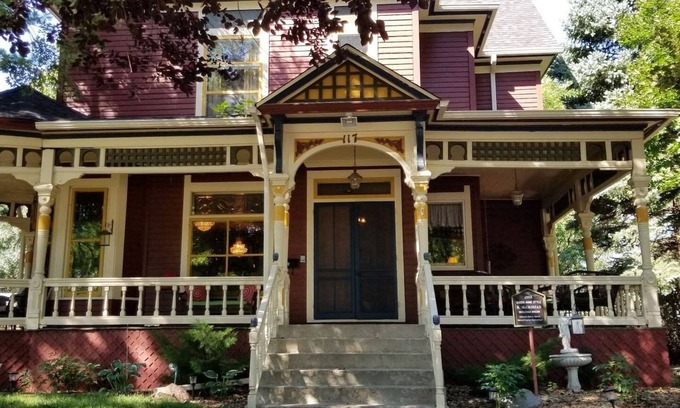 Downtown Cama Y Desayuno | Historic Victorian Inn South Loft