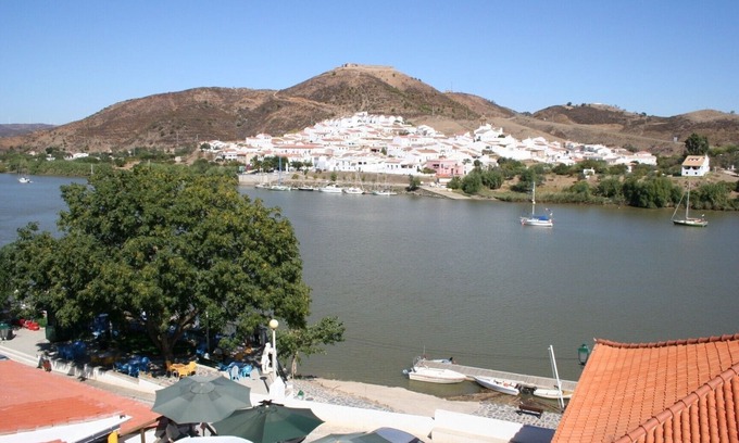 Alcoutim Casa | Vila histórica a la orilla del río, playa fluvial, piragüismo, vela, arqueología, caza