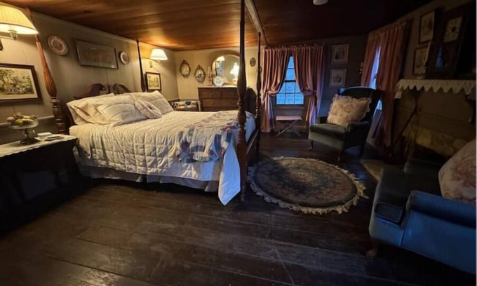 Andrews Casa | Historic Walker Inn