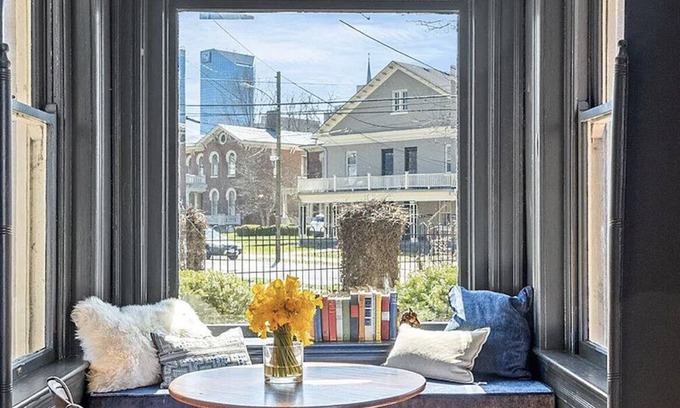 Northside District Casa | Historic Ward Home - Experience history in the horse country! 5br 5.5bth