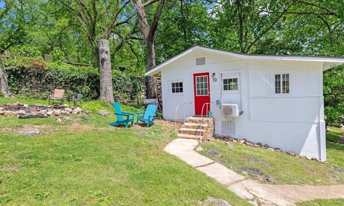 Rockaway Beach Casa | Historic Water's Edge Cottage 10
