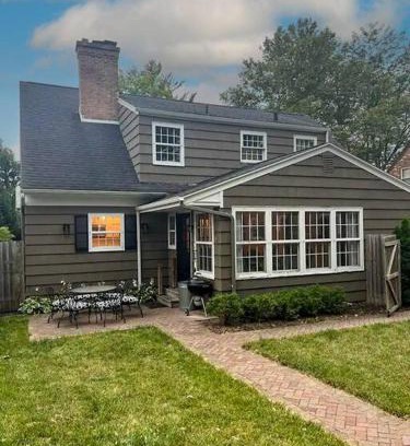 South Bend Casa | Historic Wayne Street - close to the Stadium