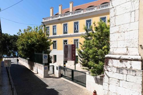 Misericordia Apartamento | Historical 3 Bedroom Duplex Apartment in Lisbon