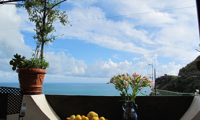 Chiesa Nuova Apartamento | histórico Apartamento de 5 piezas con gran terraza y vistas al mar