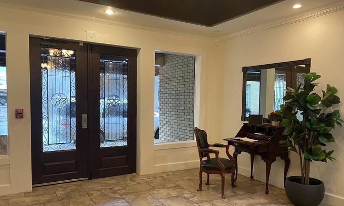 Gonzales Casa | Historical Alcalde Hotel - Originally established in 1926