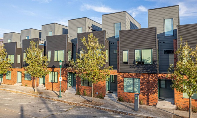 Chattanooga Condominio | Historical Downtown, Private, Self-check-in, 1 car Parking, 1King & 1Queen beds