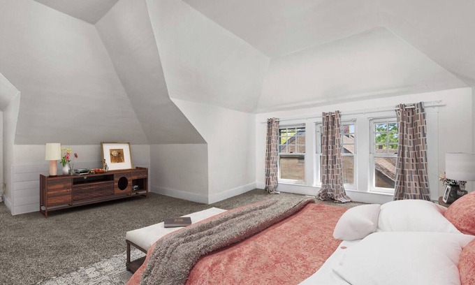 Appleton Condominio | Historical Haven Steps to Downtown
