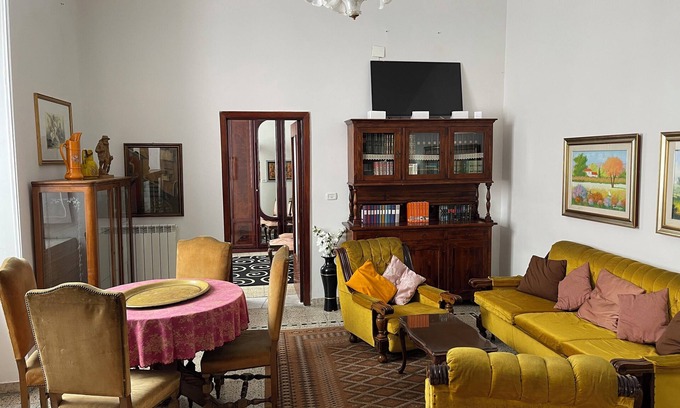 Rione Sanita Apartamento | Historical Maison des Artistes in Aristocratic XVI Century Palace