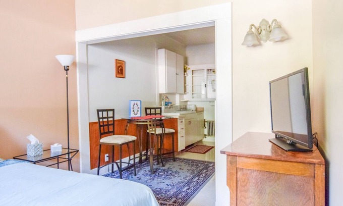 Seward Apartamento | Estudio histórico en el centro de Seward con el monte. Marathon View