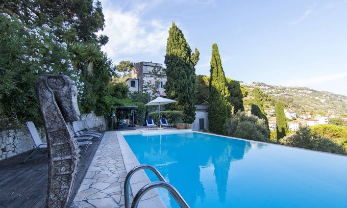 Latte Villa | Villa histórica con vistas al mar y piscina.