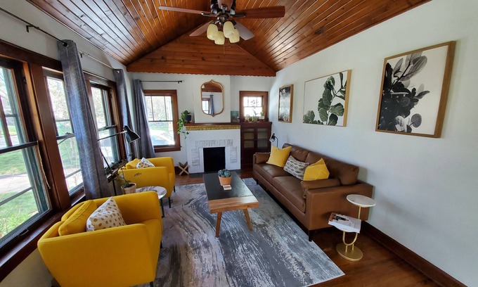 Wichita Casa | Historically Vintage Near College Hill
