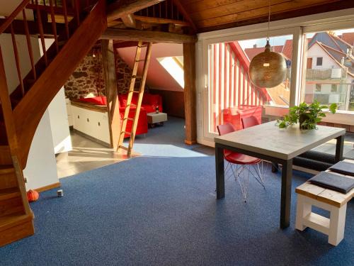 Lich Apartamento | Historische Ferienwohnung mit Sauna in Lich