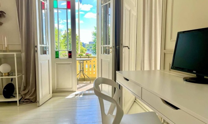 Huvudsta Apartamento | Historisk Lägenhet Nära Stan vid Vattnet