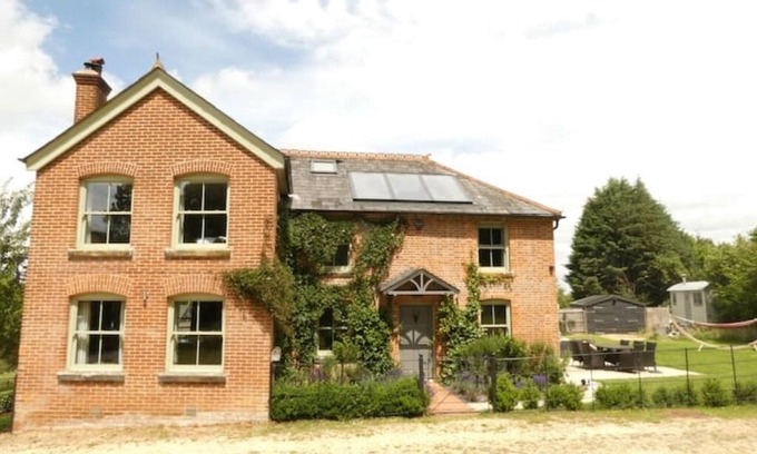 New Forest District Casa | History + Luxury Eco House in The New Forest