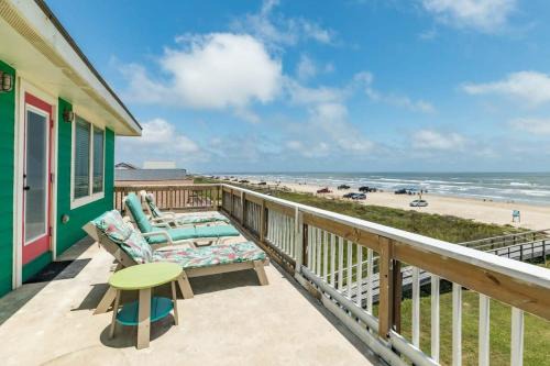 Freeport Casa | Hit the Sand in Seconds - Direct Beachfront