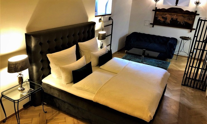 Freiburg im Breisgau Apartamento | HLH Exklusives Suite Colloseum