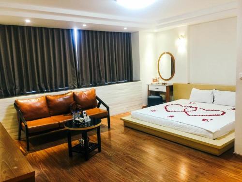 Yen Phu Apartamento | Hoàng Gia Hotel -150 Nghi Tàm HN - by BAY LUXURY