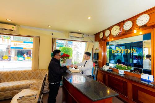 Phu Nhuan Hotel | Hoang Ha Boutique Hotel