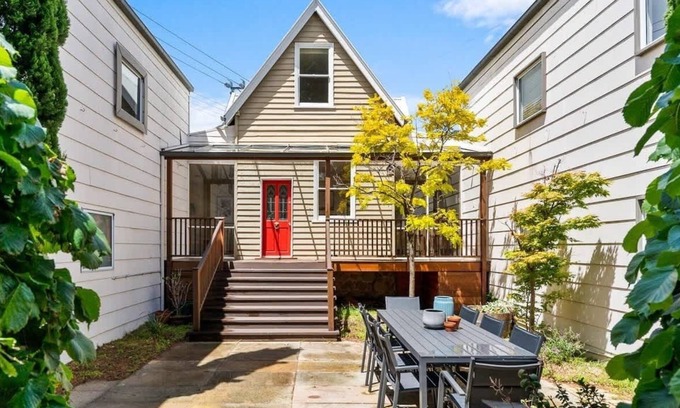 New Town Casa | Hobart Heritage Home - Close to CBD & Airport