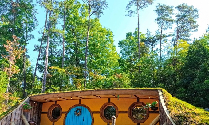 Stanton Cabaña | Hobbit Hollow near Red River Gorge w/ Hot Tub