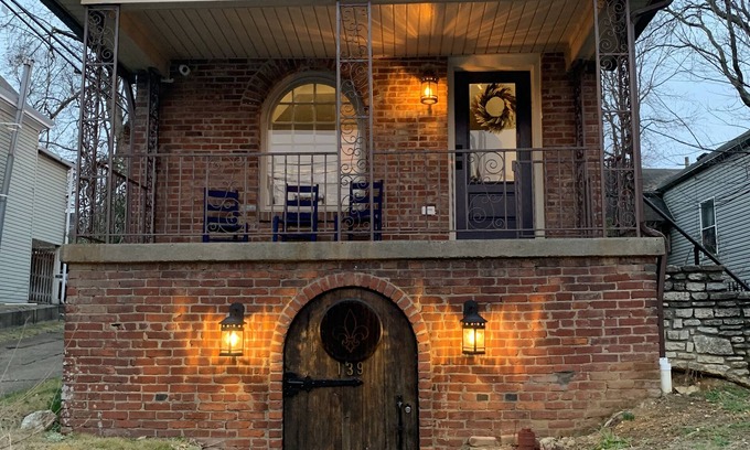 Clifton Casa | Hobbit House In The Ville!
