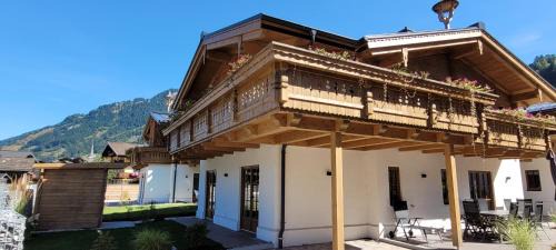 Rauris Apartamento | Hochalmbahnen Chalets Rauris 1-15 WE2, Maislaufeldweg 1o OG