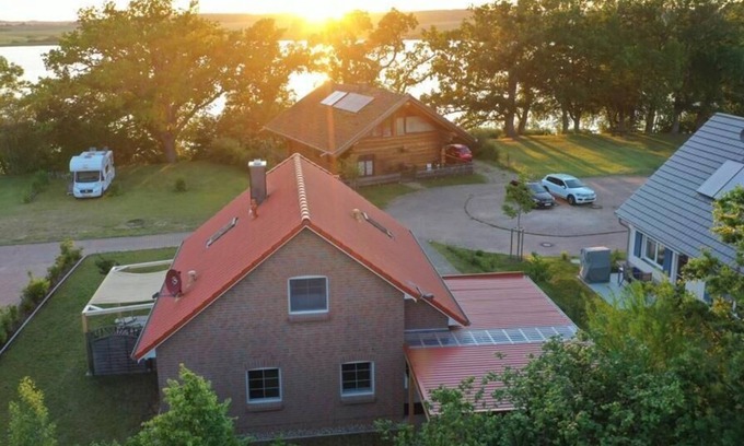 Sternberg Casa | Hochwertiges Ferienhaus am See
